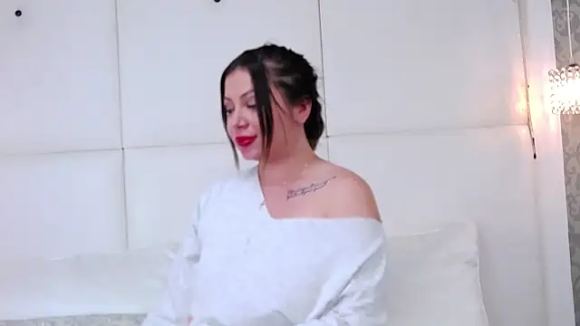 Snapshot of PalmerBeaumont chatting on 02.20.25 PalmerBeaumont online show from 02.20.25