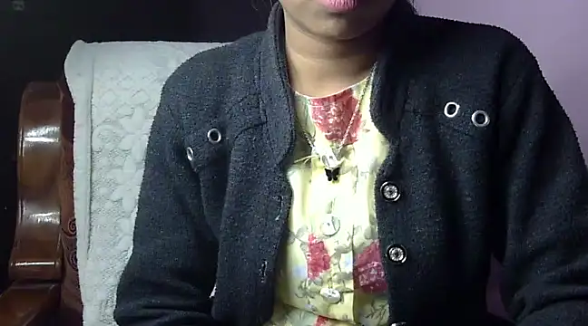 Snapshot of momo_lov chatting on 12.13.24 momo lov online show from 12.13.24