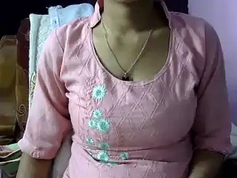 Snapshot of momo_lov chatting on 12.29.24 momo lov online show from 12.29.24
