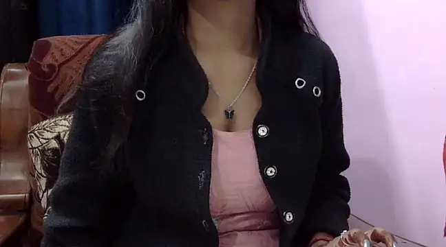 Snapshot of momo_lov chatting on 01.11.25 momo lov online show from 01.11.25