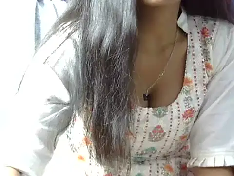 Snapshot of momo_lov chatting on 01.20.25 momo lov online show from 01.20.25