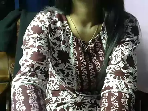 Snapshot of momo_lov chatting on 01.27.25 momo lov online show from 01.27.25