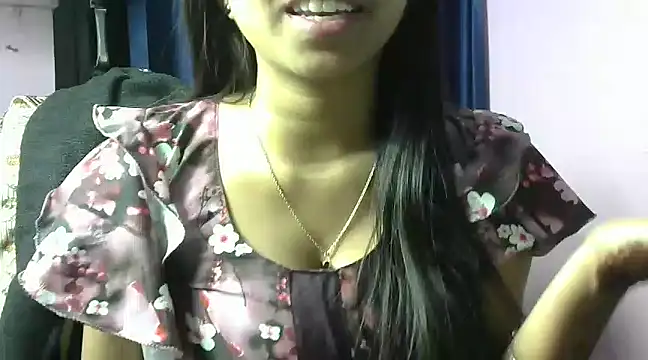 Snapshot of momo_lov chatting on 02.13.25 momo lov online show from 02.13.25