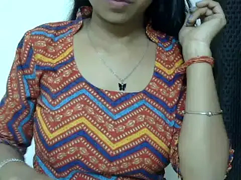 Snapshot of momo_lov chatting on 02.22.25 momo lov online show from 02.22.25