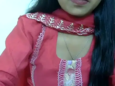 Snapshot of momo_lov chatting on 03.10.25 momo lov online show from 03.10.25
