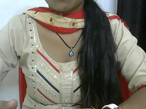 Snapshot of momo_lov chatting on 09.23.25 momo lov online show from 09.23.25