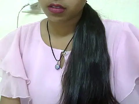 Snapshot of momo_lov chatting on 10.11.25 momo lov online show from 10.11.25