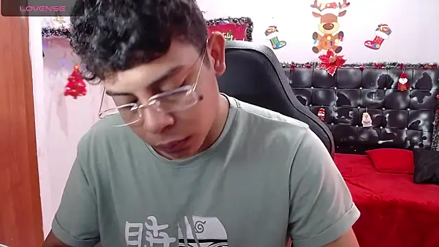 Snapshot of Wiiliam_20 chatting on 12.18.24 Wiiliam 20 online show from 12.18.24