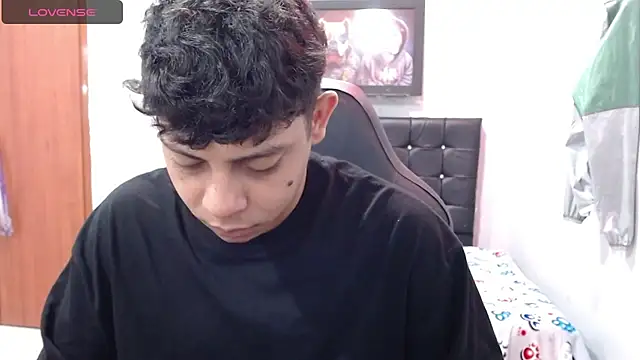 Snapshot of Wiiliam_20 chatting on 02.19.25 Wiiliam 20 online show from 02.19.25