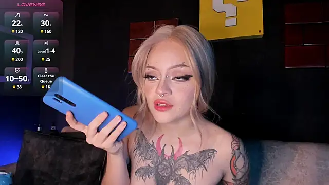 Snapshot of Elettra_Rou chatting on 02.06.25 Elettra Rou online show from 02.06.25