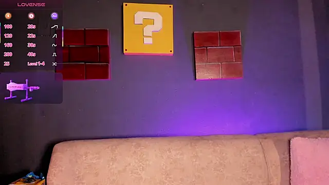 Snapshot of Elettra_Rou chatting on 10.01.25 Elettra Rou online show from 10.01.25