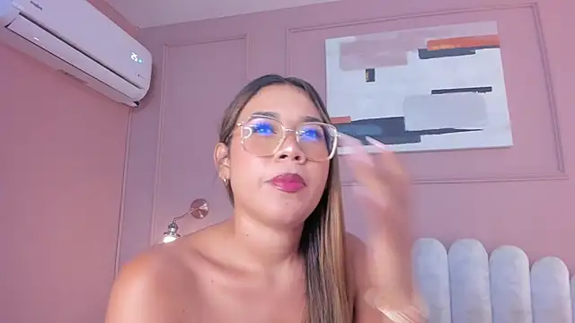 Snapshot of mara_brooks chatting on 03.05.25 mara brooks online show from 03.05.25