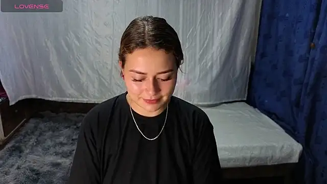 Snapshot of kitty_d chatting on 04.21.26 kitty d online show from 04.21.26