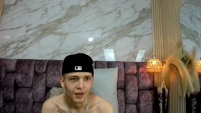 kendalltaylorr online show from 04.10.26