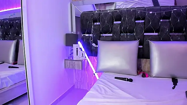 Charlotte Myers online show from 02.03.25