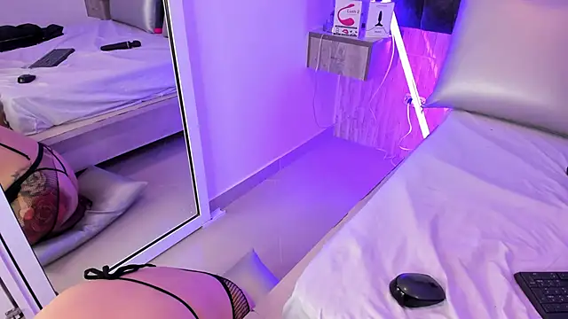 Charlotte Myers online show from 02.13.25