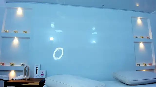 Snapshot of Dalia-Prada chatting on 11.14.25 Dalia-Prada online show from 11.14.25