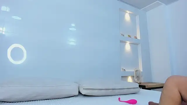 Snapshot of Dalia-Prada chatting on 12.19.25 Dalia-Prada online show from 12.19.25