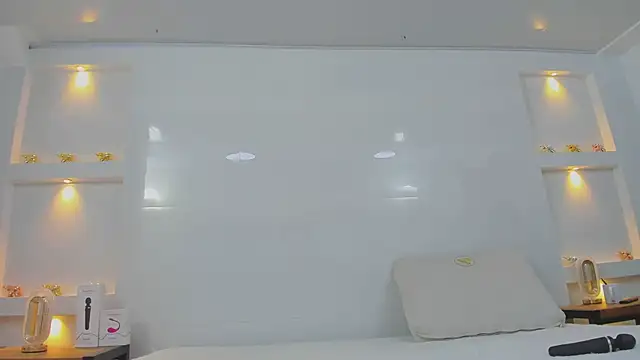 Snapshot of Dalia-Prada chatting on 02.26.26 Dalia-Prada online show from 02.26.26