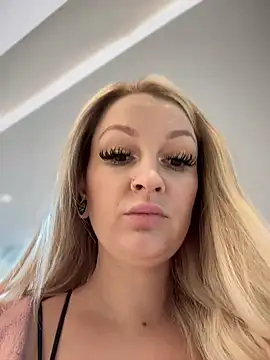 Snapshot of Teya_moon_ chatting on 12.11.24 Teya moon  online show from 12.11.24