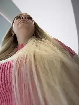 Snapshot of Teya_moon_ chatting on 12.12.24 Teya moon  online show from 12.12.24