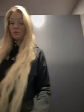 Snapshot of Teya_moon_ chatting on 01.06.25 Teya moon  online show from 01.06.25