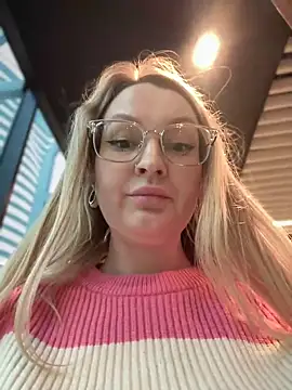 Snapshot of Teya_moon_ chatting on 01.15.25 Teya moon  online show from 01.15.25