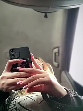 Snapshot of Teya_moon_ chatting on 03.20.25 Teya moon  online show from 03.20.25