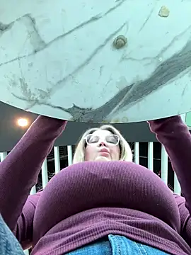 Teya moon  online show from 04.10.26