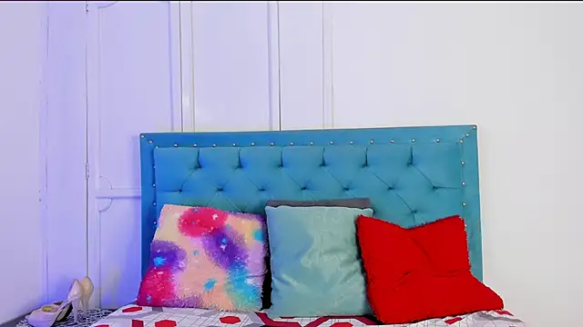 Snapshot of thamara26 chatting on 01.24.25 thamara26 online show from 01.24.25