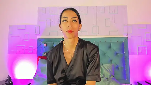 Snapshot of thamara26 chatting on 03.18.25 thamara26 online show from 03.18.25