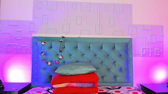 Snapshot of thamara26 chatting on 03.18.25 thamara26 online show from 03.18.25