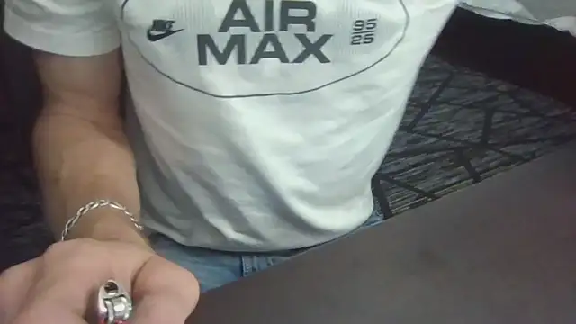 Snapshot of HungStud4You chatting on 10.01.25 HungStud4You online show from 10.01.25