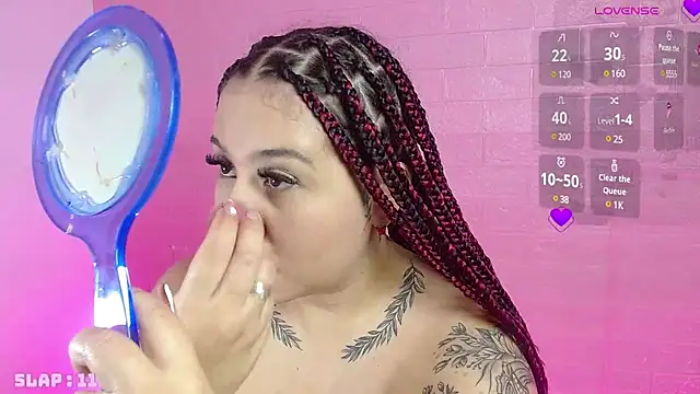 Snapshot of _hooly chatting on 12.04.24  hooly online show from 12.04.24