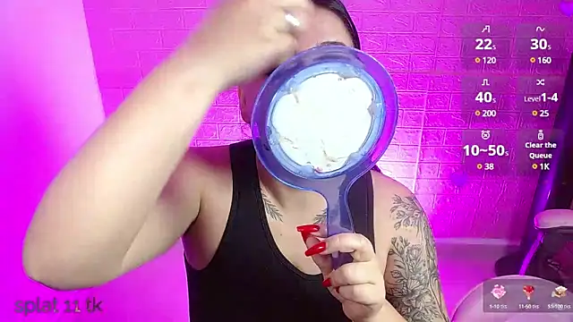 Snapshot of _hooly chatting on 02.04.25  hooly online show from 02.04.25