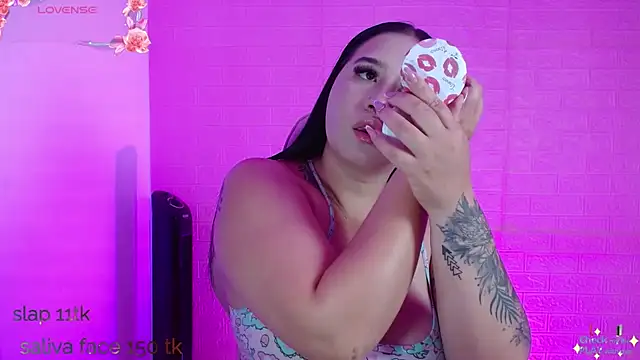 Snapshot of _hooly chatting on 10.06.25  hooly online show from 10.06.25