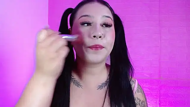 Snapshot of _hooly chatting on 10.11.25  hooly online show from 10.11.25