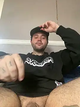 Snapshot of 817raul chatting on 03.09.25 817raul online show from 03.09.25