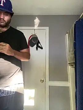 Snapshot of 817raul chatting on 09.13.25 817raul online show from 09.13.25