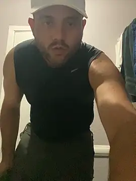 Snapshot of 817raul chatting on 09.25.25 817raul online show from 09.25.25