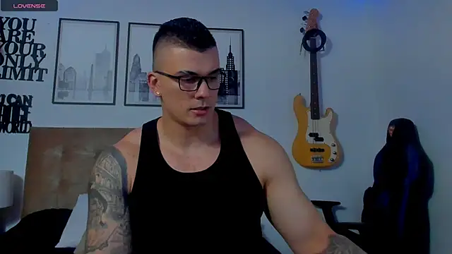 Snapshot of seancarreraa chatting on 12.05.25 seancarreraa online show from 12.05.25