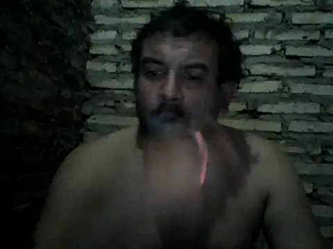 Snapshot of Rodrigo_happy chatting on 12.14.25 Rodrigo happy online show from 12.14.25