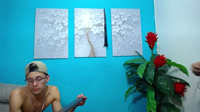 Leon hot X online show from 01.14.25