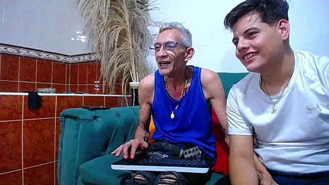 Leon hot X online show from 01.24.25