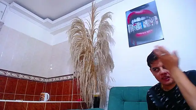 Leon hot X online show from 02.06.25