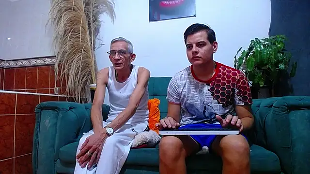 Leon hot X online show from 02.07.25