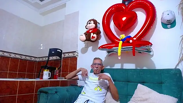 Leon hot X online show from 02.16.25