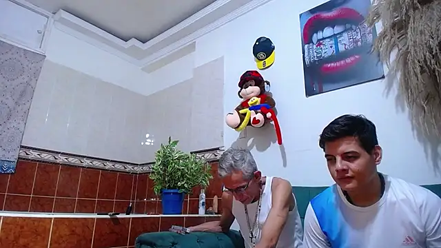 Leon hot X online show from 02.18.25