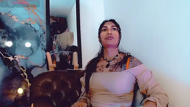 khiara moretti online show from 11.07.25