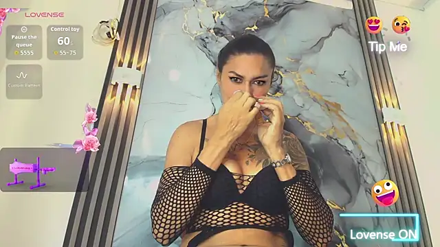 Snapshot of khiara_moretti chatting on 02.11.26 khiara moretti online show from 02.11.26